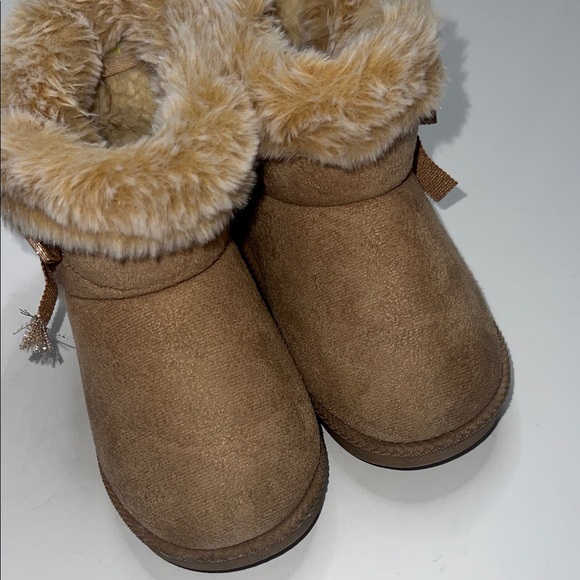 Cozy Tan Kids Boots with Bow - Picture 6 of 7